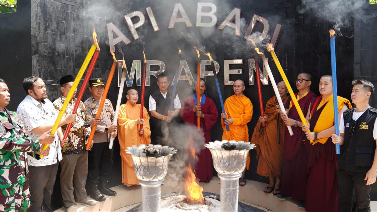 Pengambilan Api Dharma Mrapen Simbol Kebangkitan dan Pencerahan