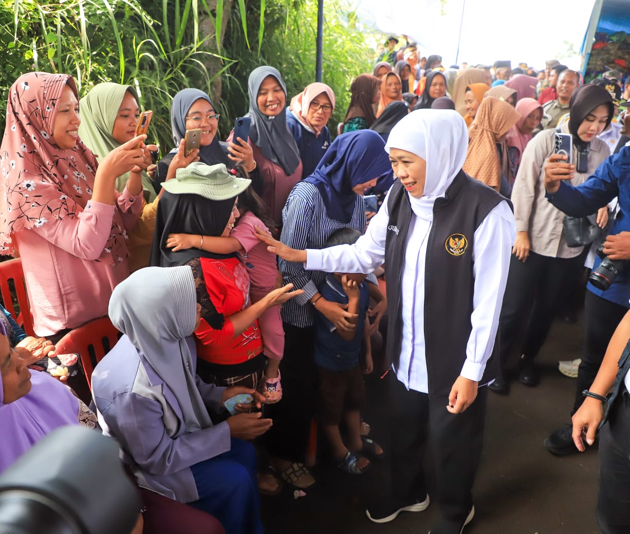 Masyarakat Singosari Malang Antusias Serbu Pasar Murah, Gubernur Khofifah: Wujudkan Ketahanan Pangan dan Zero Stunting di Jatim