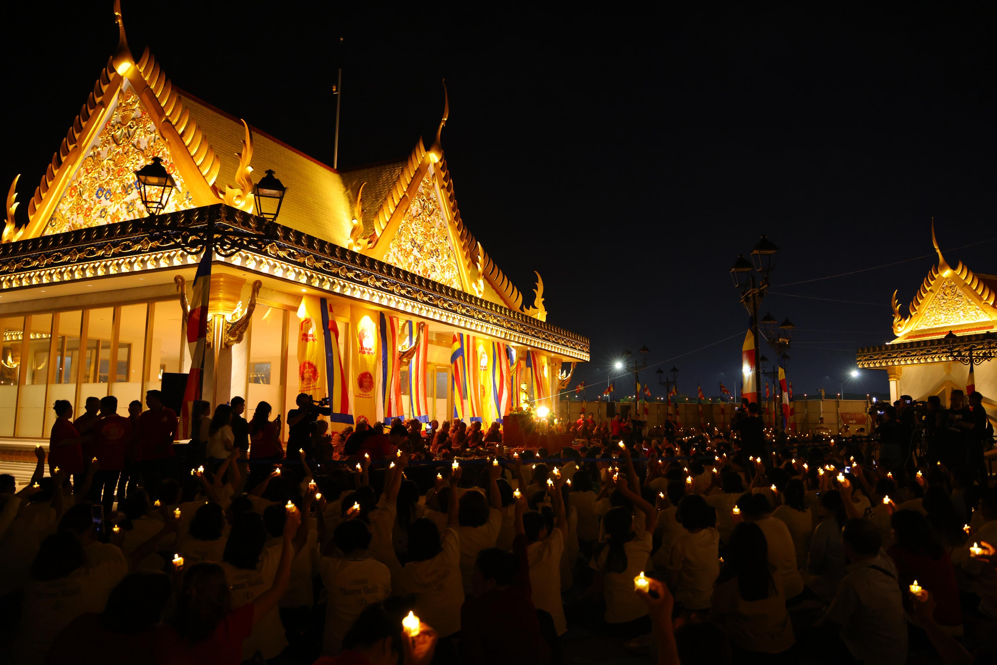 Bhikkhu Thudong Gelar Puja Waisak di PIK, Bawa Misi Cinta Kasih dan Kedamaian