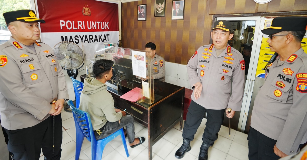 Sidak Polsek Samarinda Kota, Kapolri Tekankan Berantas Premanisme Optimalkan Pelayanan
