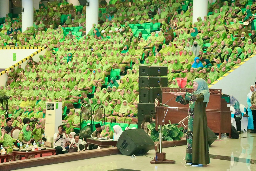 Gubernur Khofifah Ajak Ribuan Guru TK Muslimat NU seKabupaten Malang Terus Produktif Cerdaskan Generasi Bangsa