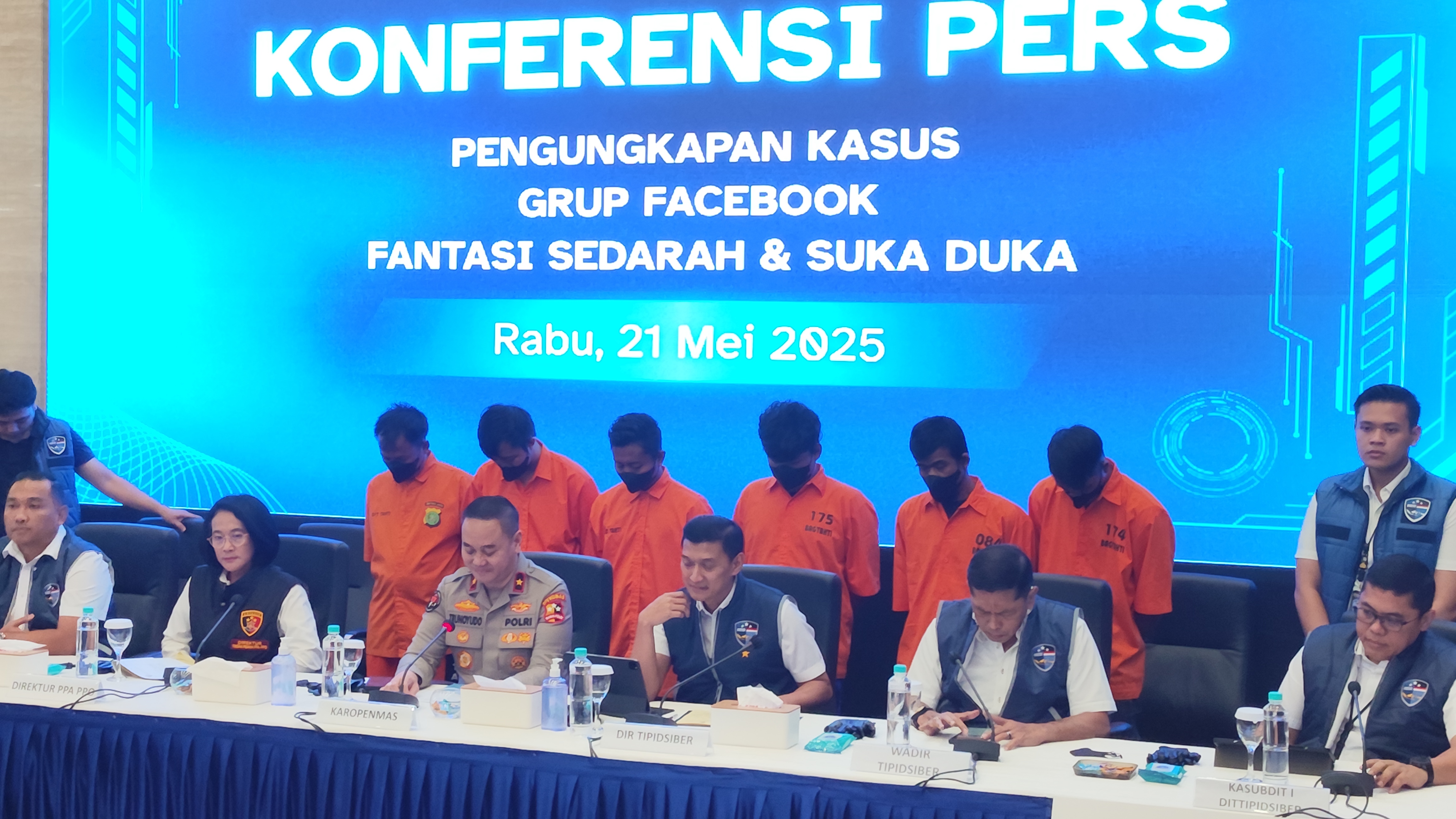 Fakta-Fakta Kasus Grup Facebook Fantasi Sedarah