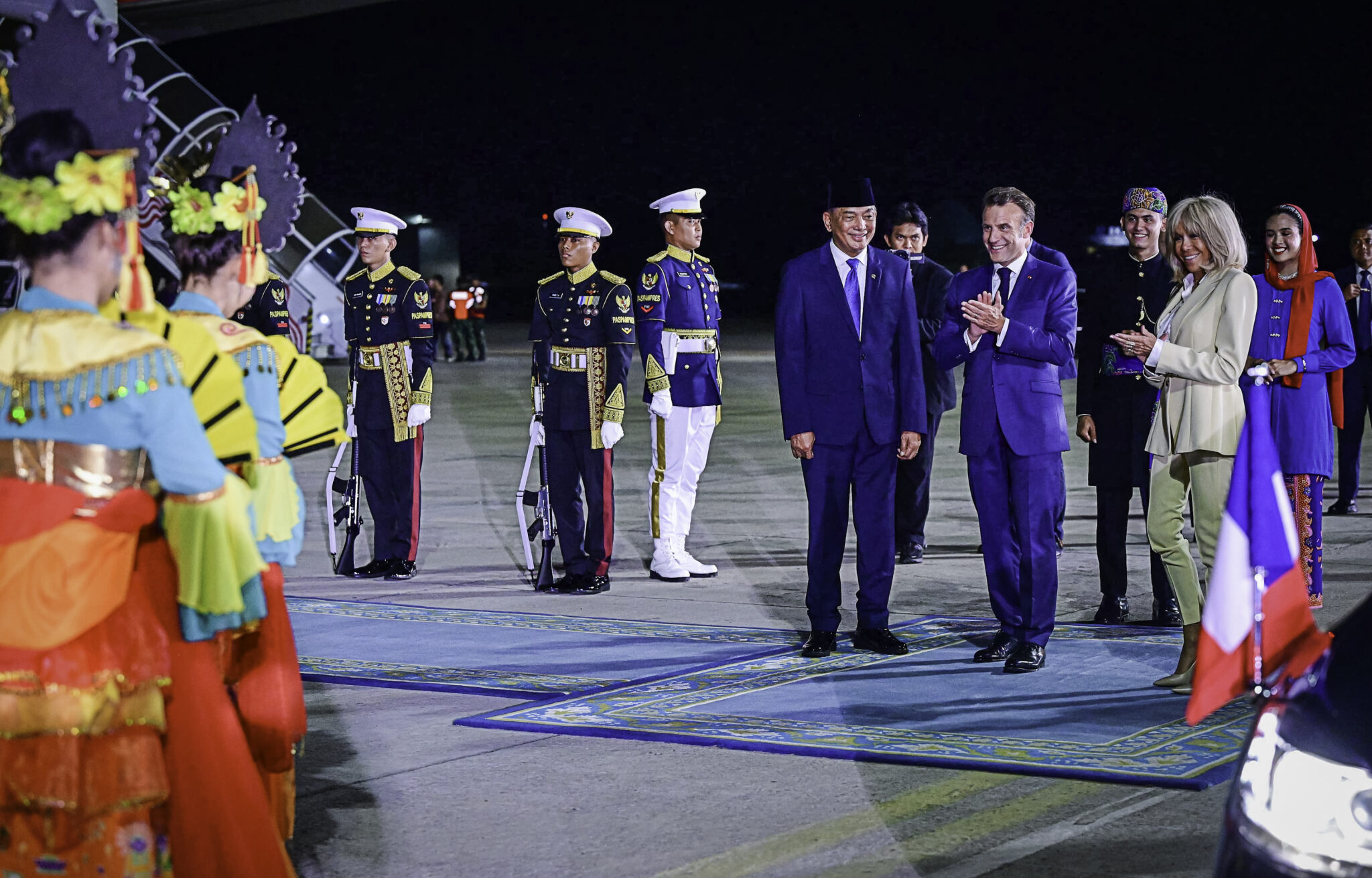 Tiba di Jakarta, Presiden Macron Apresiasi Keindahan Indonesia dan Persahabatan dengan Presiden Prabowo
