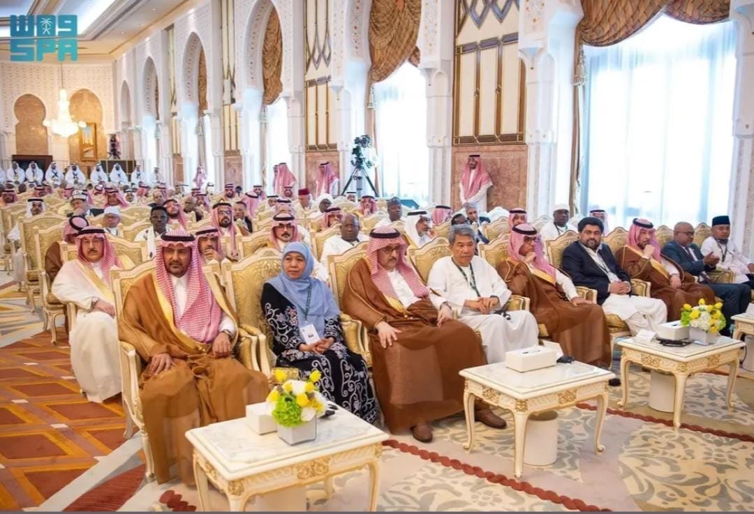 Penuhi Undangan Putra Mahkota Kerajaan Arab Saudi, Gubernur Khofifah Hadiri Pertemuan Tahunan Haji di Istana Mina