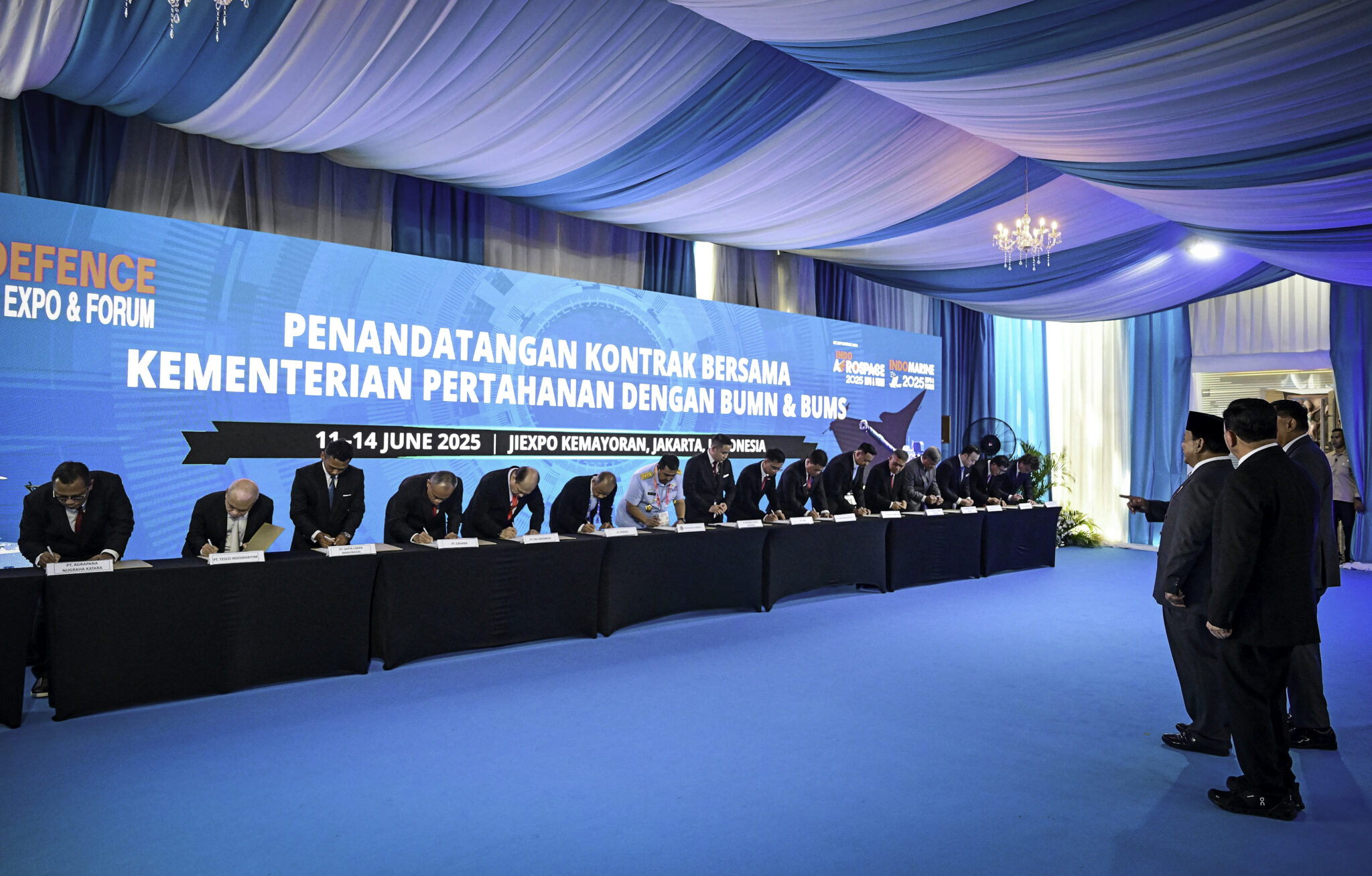 Prabowo Saksikan Penandatanganan 27 Kontrak Bersama, Tegaskan Komitmen Perkuat Industri Pertahanan Nasional