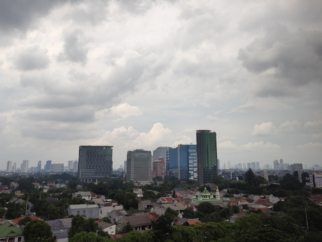 BMKG: Cuaca Berawan hingga Hujan Naungi Jakarta Hari Ini