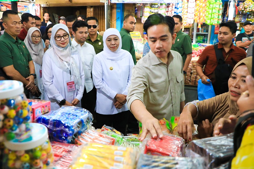 Wapres Gibran dan Gubernur Khofifah Blusukan ke Pasar Rogojampi Banyuwangi, Pastikan Stok Bahan Pokok Aman dan Harga Terkendali