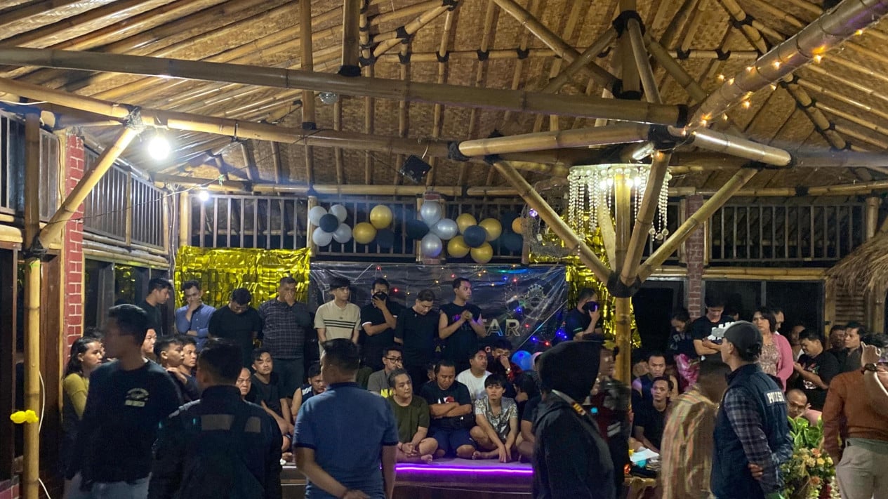 Polisi Gerebek Pesta Gay di Puncak, 75 Orang Diamankan