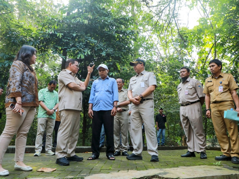 Pramono Dorong Perbaikan Fasilitas di Hutan Kota Srengseng