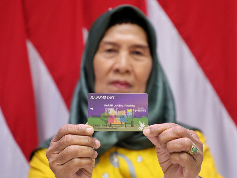 Dinsos DKI Cairkan Bansos KLJ, KPDJ dan KAJ Periode Juni 2025