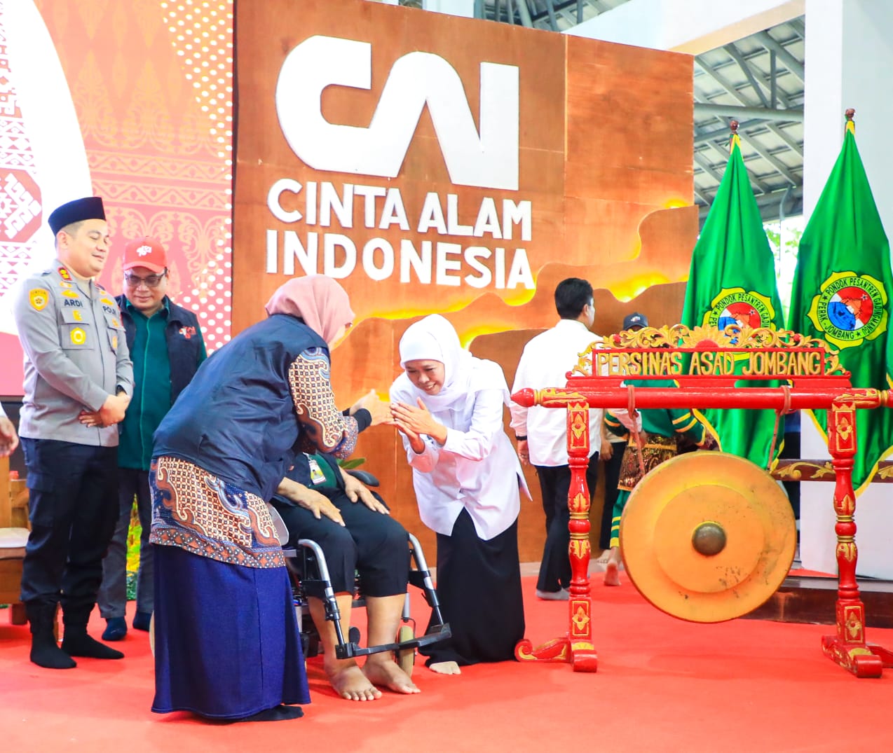 Buka Perkemahan DPW LDII Jatim di Wonosalam, Gubernur Khofifah Optimis Terbangun Karakter SDM Tangguh dan Pancasilais