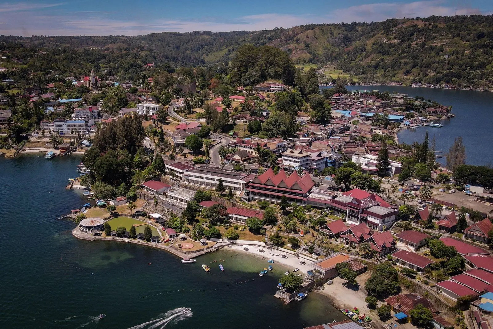 Kemenpar Fasilitasi Geopark Kaldera Toba Raih Kembali Green Card UNESCO