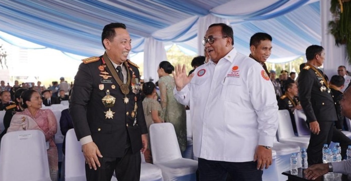 Kapolri Terima Penghargaan Dari Organisasi Buruh Dunia
