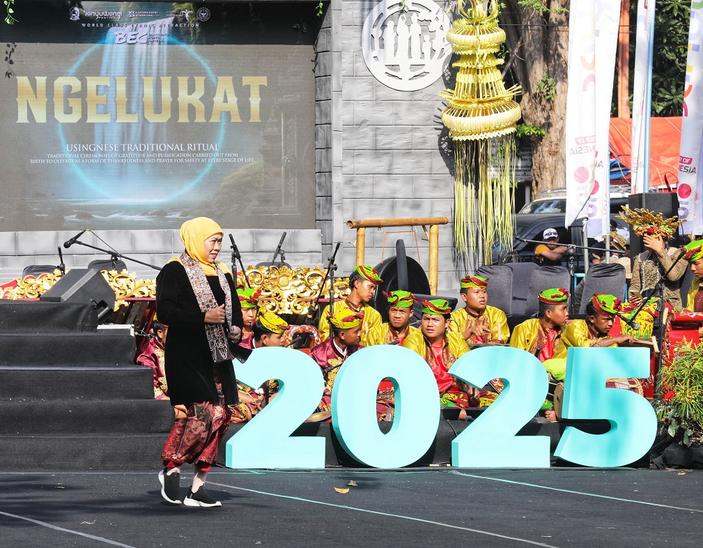 Gubernur Khofifah Apresiasi Banyuwangi Ethno Carnival 2025, Sukses Transformasi Budaya Lokal Mendunia