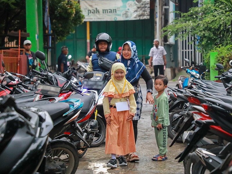Dukung Gerakan Ayah Mengantar Anak Hari Pertama Sekolah, Pemprov DKI Berikan Izin Khusus untuk ASN