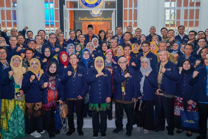 Bangun Negeri lewat Pengabdian Alumni, Gubernur Khofifah Ajak IKA UNAIR Ambil Peran Strategis Diplomasi Antarbangsa