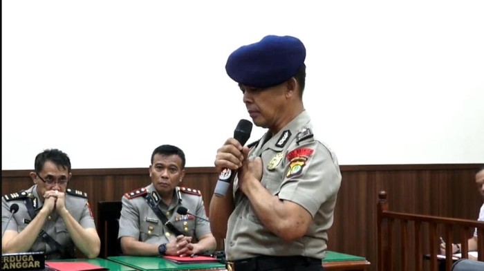 Bripka Rohmat Menangis Usai Ditetapkan Bersalah dalam Kasus Tewasnya Affan Kurniawan