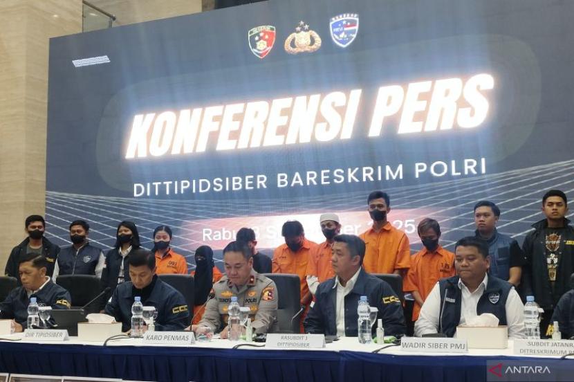 Polri Tangkap Pasutri Penyebar Hasutan Geruduk Rumah Ahmad Sahroni