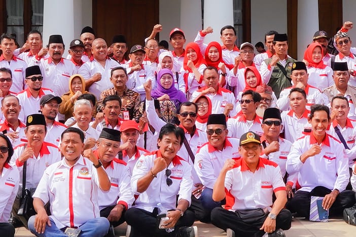 Gubernur Khofifah Terima  ABPEDNAS Jatim: Perkuat Peran Parlemen Desa sebagai Mitra Pemerintah
