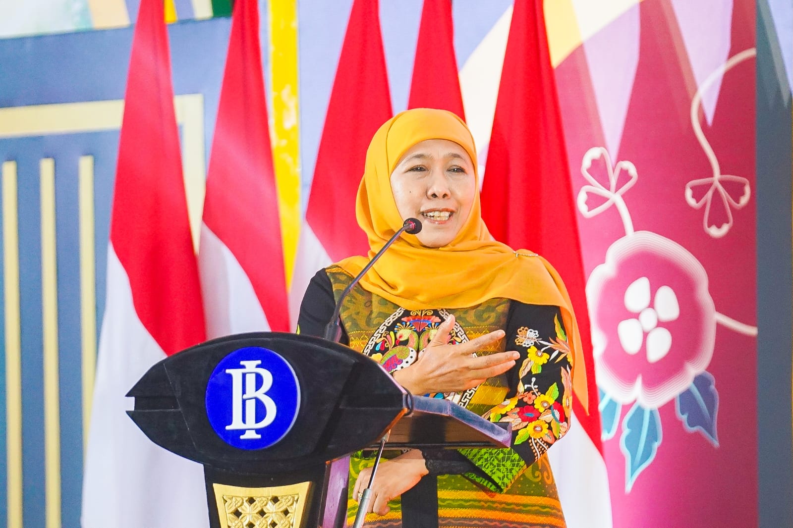 Gubernur Khofifah Tutup FESyar Regional Jawa, Ajak Bupati Wali Kota di Jatim Perkuat Sinergi Hadirkan Zona Kuliner Halal, Aman, Sehat