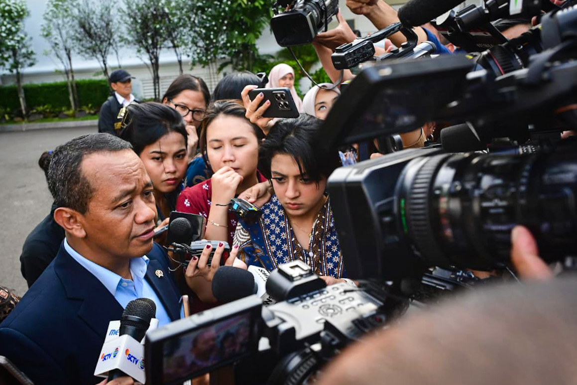 Panggil Menteri Bahlil, Prabowo Bahas Percepatan Transisi Energi