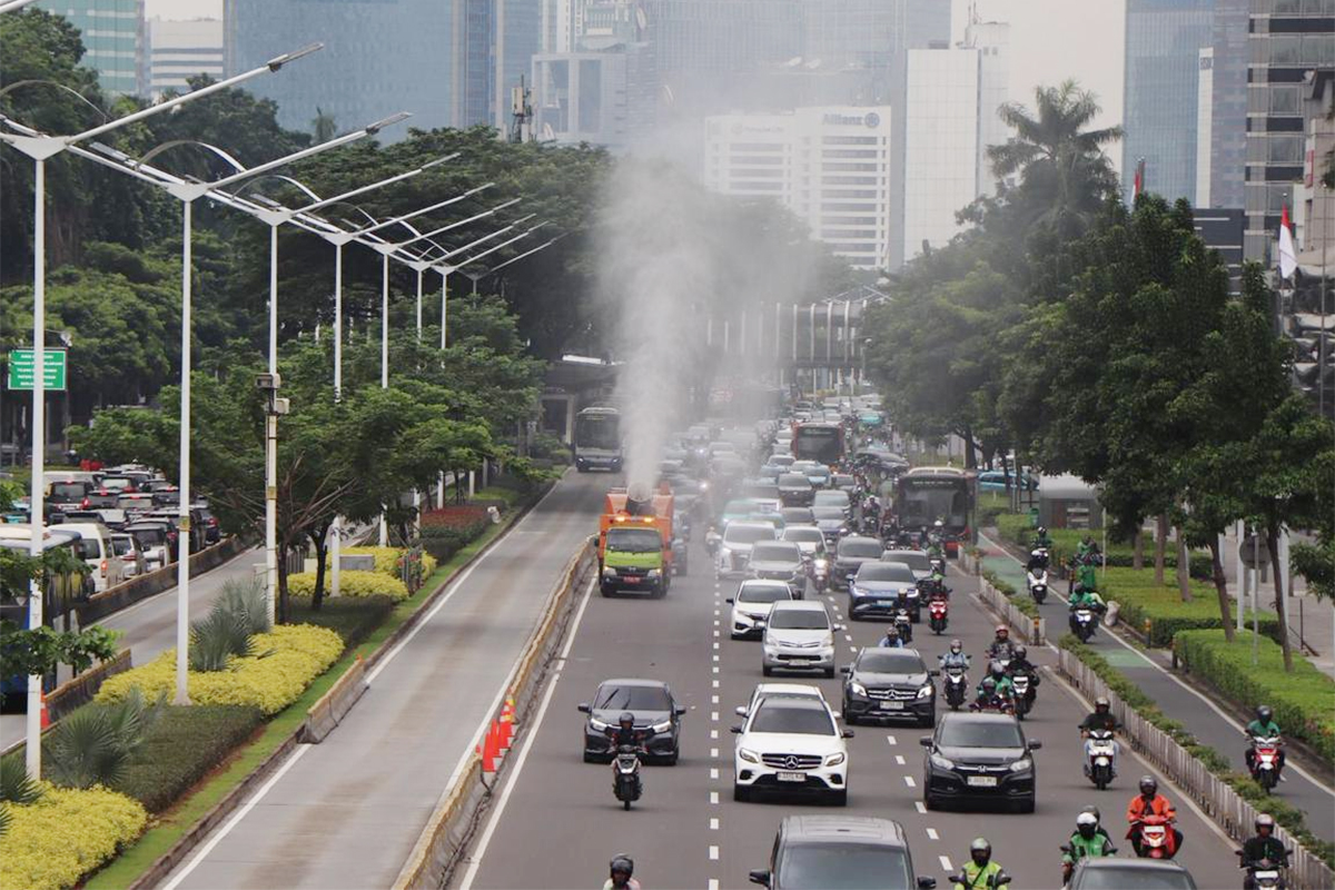 Tekan Polusi Udara, 4.000 Liter Kabut Air Disemprotkan di Jakarta