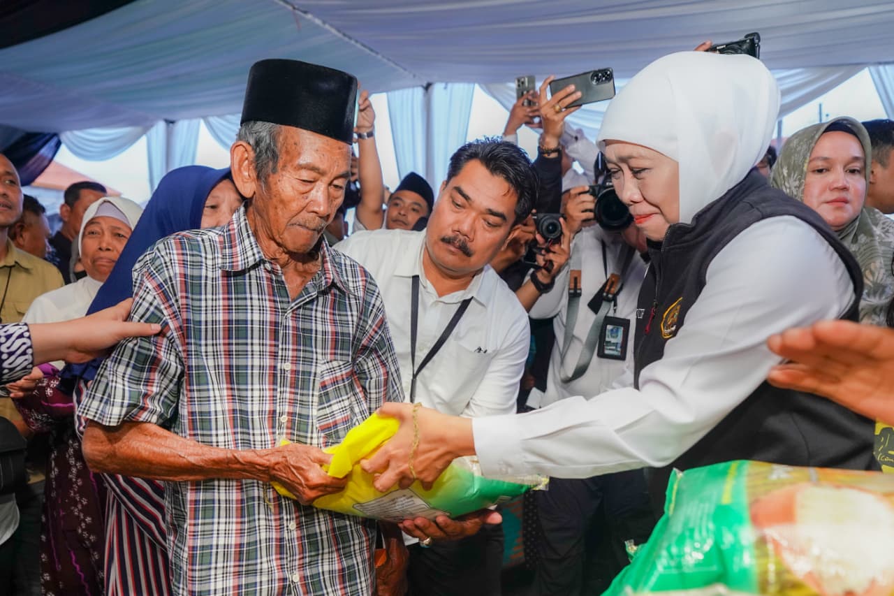 Pasar Murah di Mojokerto Diserbu Warga, Komitmen Gubernur Khofifah Ringankan Beban Masyarakat dan Dekatkan Bahan Pokok Terjangkau