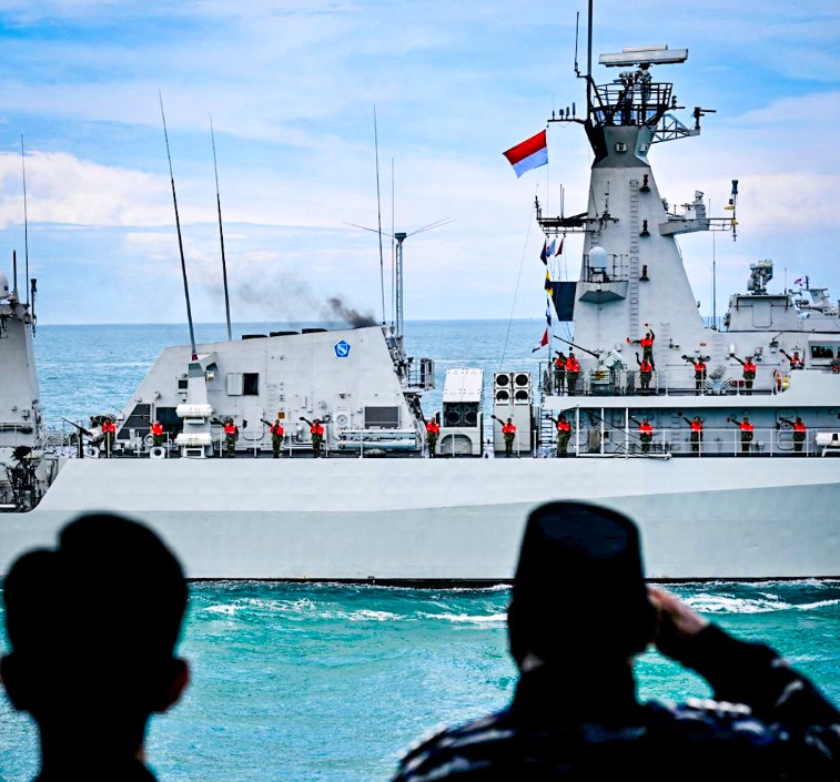 Kemegahan Armada Nusantara: Presiden Prabowo Saksikan Demo Laut TNI AL di Teluk Jakarta