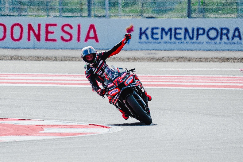 Sprint Race Mandalika 2025: Bezzecchi Unggul, Marquez Terpeleset ke Posisi 7