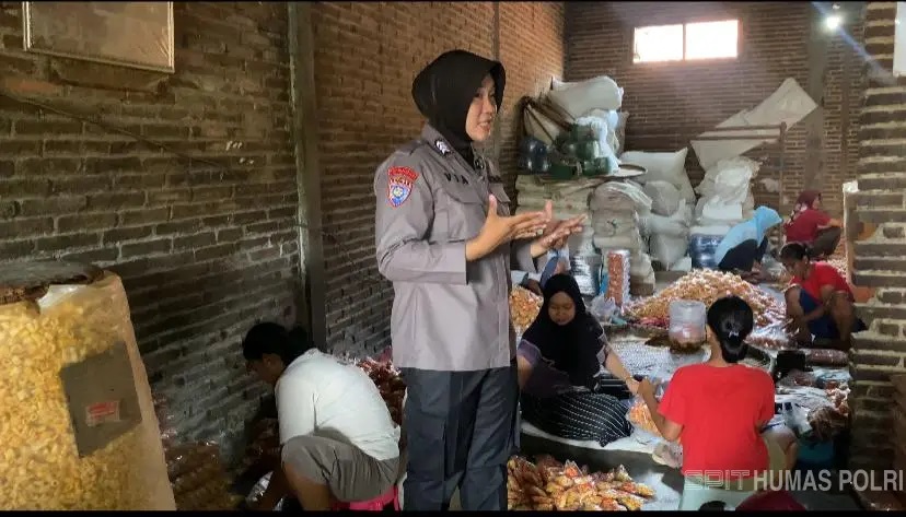 Brigpol Via Ayu Claudia, Sosok Penggerak Ekonomi Melalui UMKM Desa Binaan di Kudus