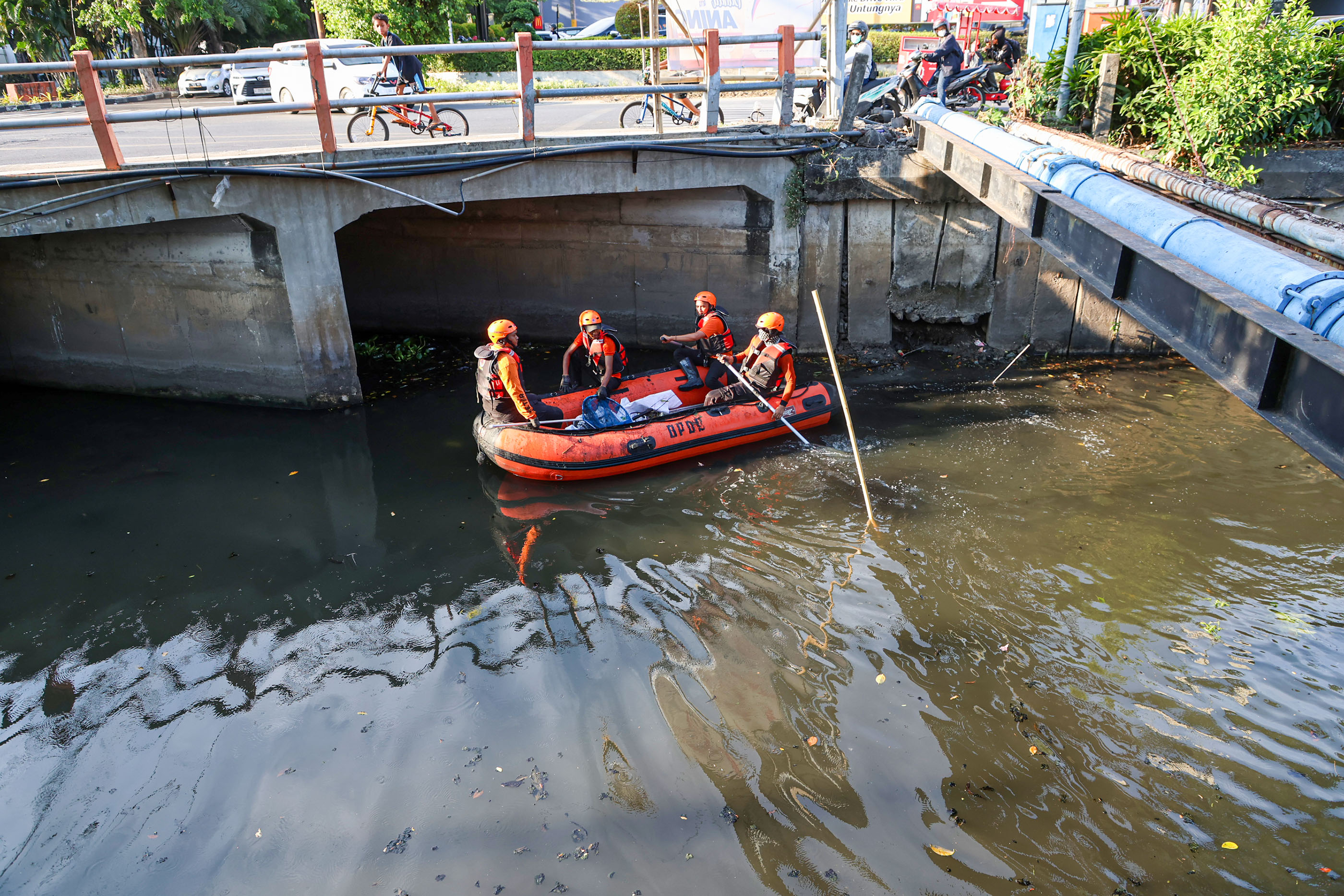 Pemkot Surabaya, PGN, dan ITS Ungkap Penyebab Semburan di Sungai Rungkut Tengah