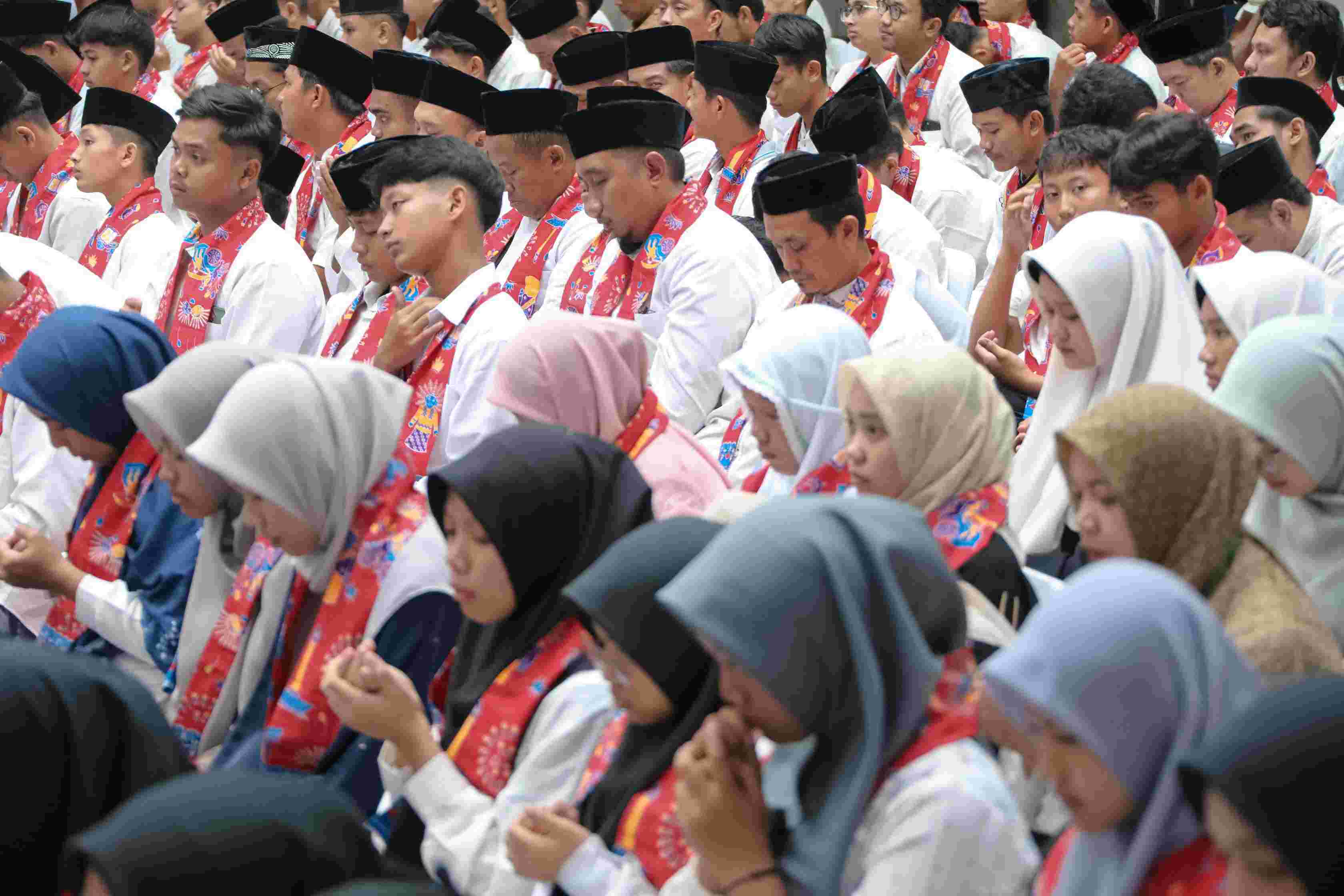 Peringati Hari Santri 2025, Gubernur Pramono: Santri Penjaga Moral dan Penggerak Peradaban Dunia