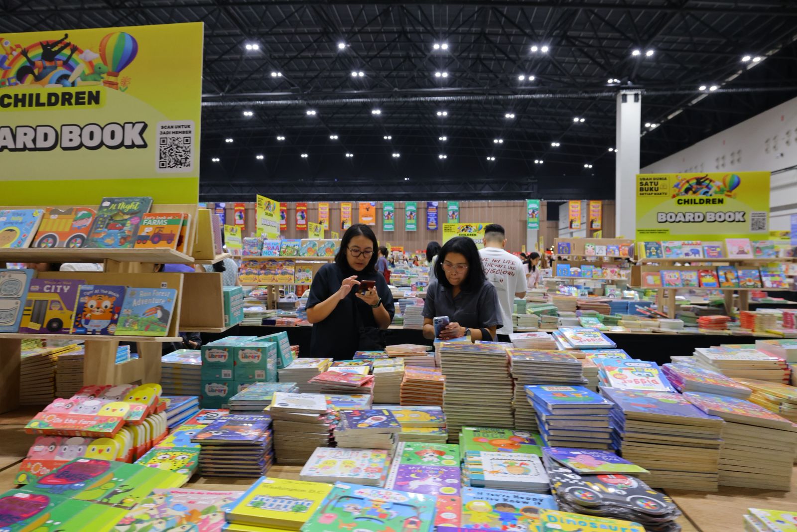 Big Bad Wolf 2025 Hadir di NICE PIK2, Bawa Gelombang Kegembiraan bagi Pencinta Buku