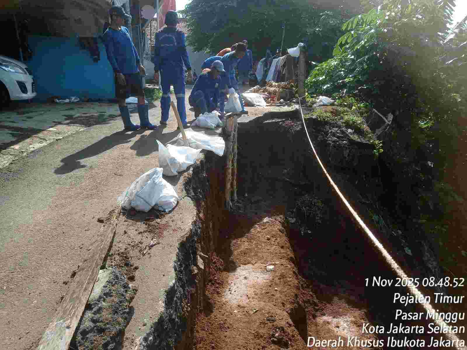 Tanggul di Jakarta Selatan Roboh dan Longsor, Dinas SDA Lakukan Langkah Cepat Perbaikan