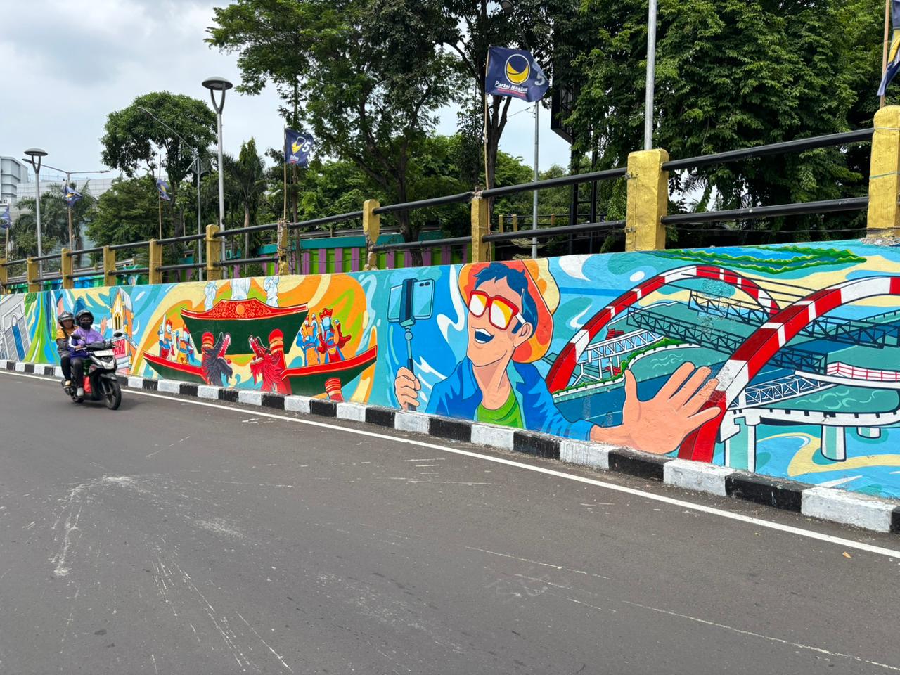 Wali Kota Eri Ancam Proses Hukum Pelaku Vandalisme Mural Gubeng Pojok
