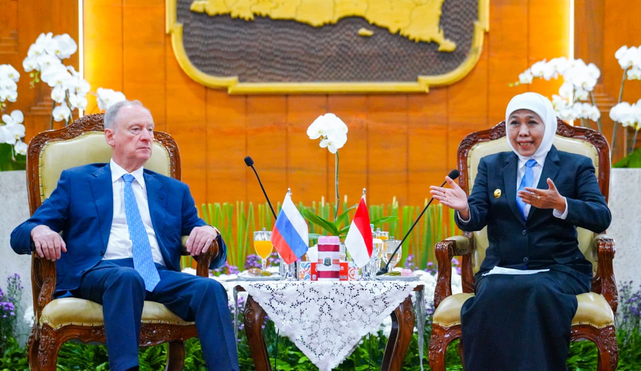 Gubernur Khofifah Sambut Penasihat Presiden Rusia, Bahas Peluang Kolaborasi Strategis Maritim dan Pendidikan