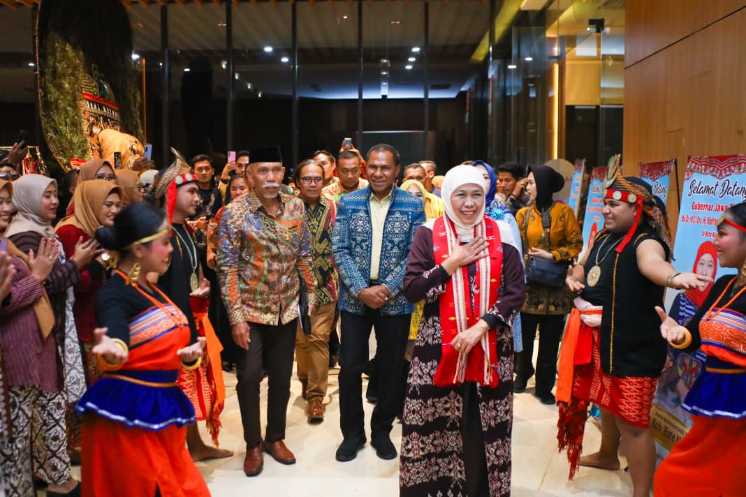 Gubernur Khofifah Silaturahim dengan Masyarakat NTT Asal Jatim, Ajak Guyub Rukun dan Perkuat Sinergi Ekonomi