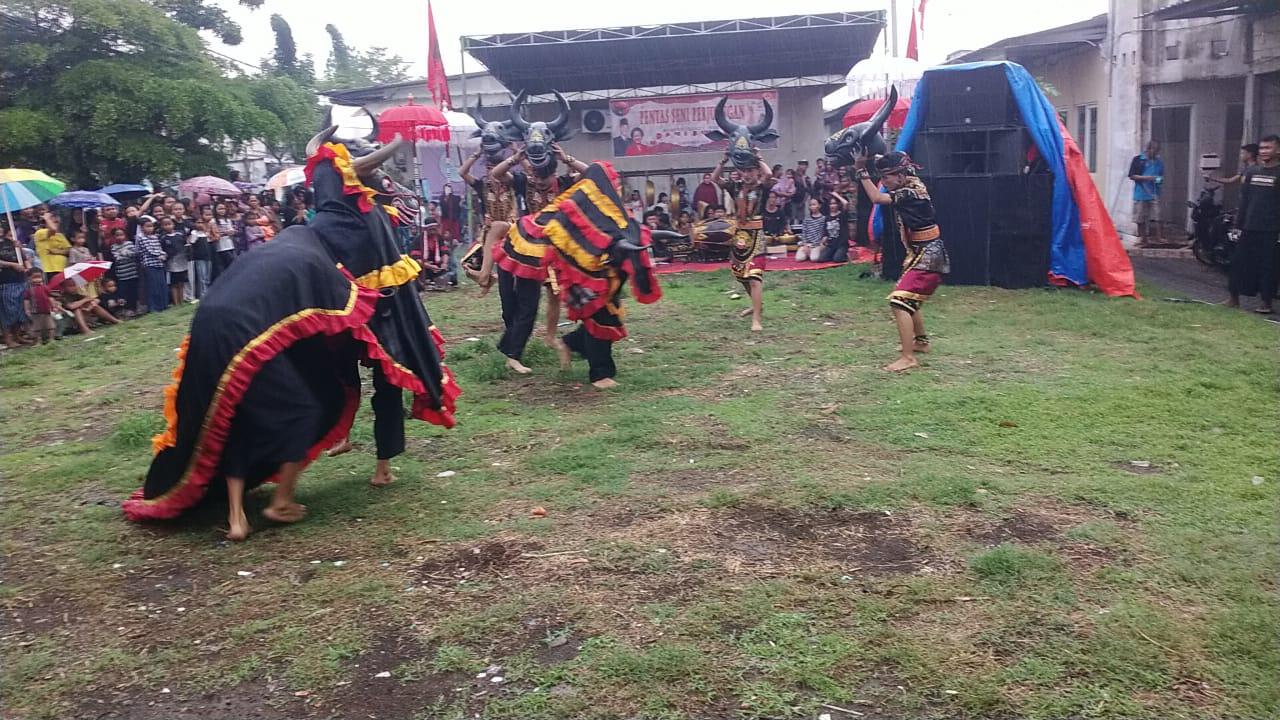 Peringati Hari Pahlawan, Banteng Suroboyo Bumikan Trisakti Bung Karno melalui Bantengan