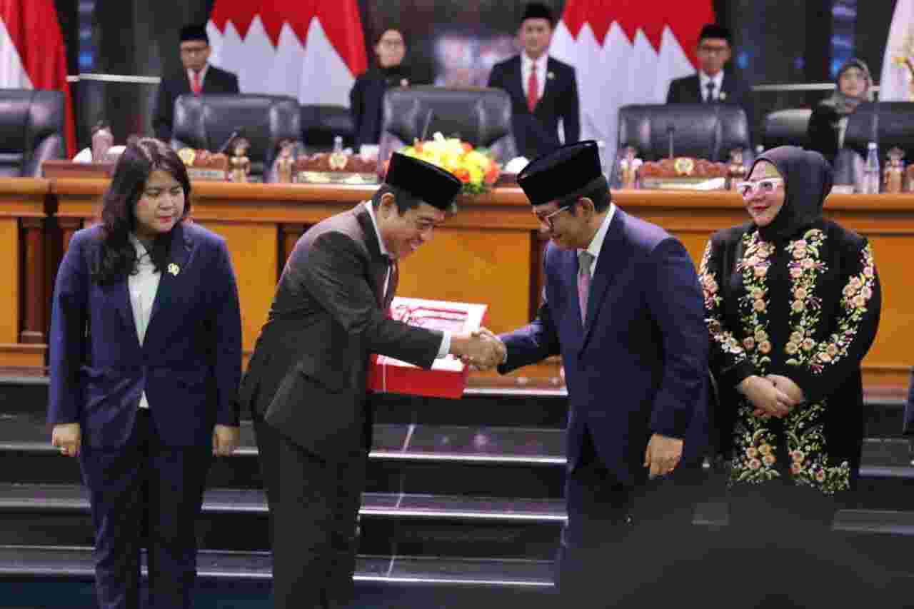 Pemprov DKI dan DPRD Sepakati Raperda APBD 2026