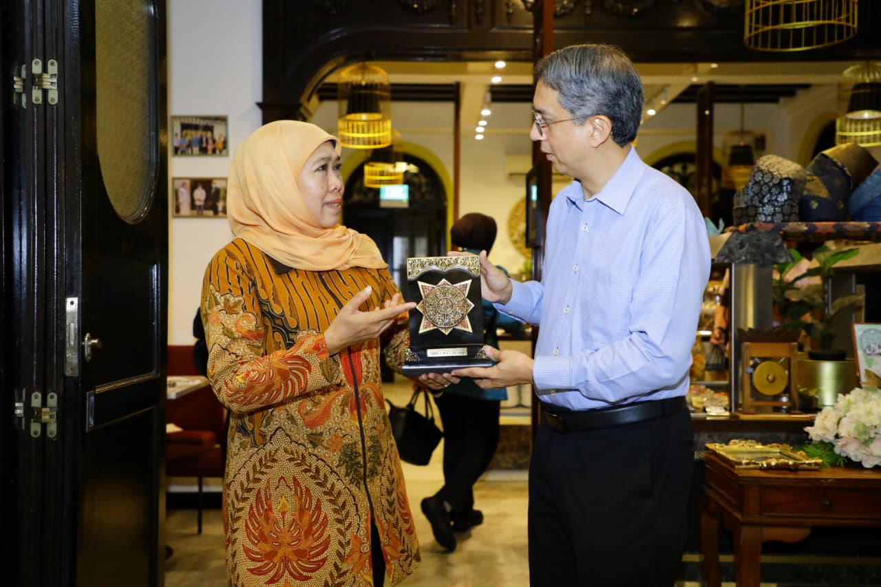 RISING Fellowship Gubernur Khofifah Diakhiri Pertemuan Bersama Plt Menteri Urusan Muslim, Bahas Rencana Singapura Dirikan Moslem College hingga Rehabilitasi Pecandu Narkoba