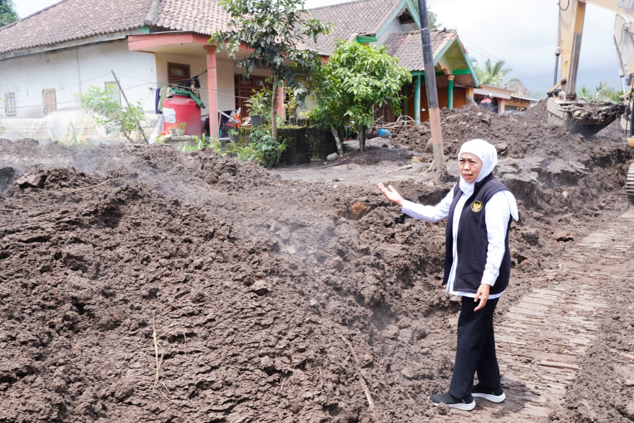 Gubernur Khofifah Gerak Cepat Pimpin Penanganan Dampak APG Semeru, Pastikan Penanganan Terintegrasi dan Utamakan Keselamatan Warga