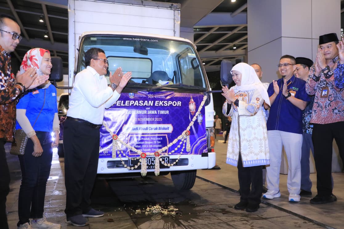 Gubernur Khofifah Lepas Ekspor Produk Halal Industry di East Java Halal Industry Festival, Optimis Jatim Motor Penggerak Ekosistem Halal Nasional dan Global