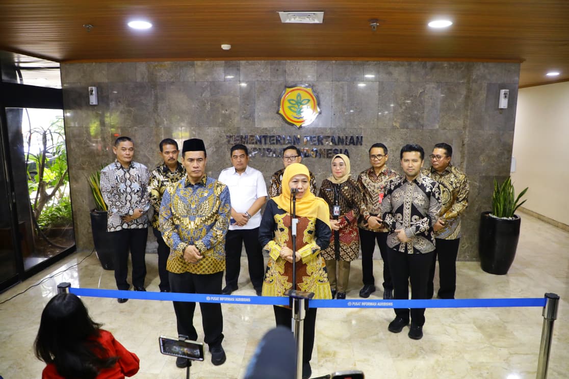 Gubernur Khofifah dan Wagub Emil Temui Menteri Pertanian RI, Tegaskan Kesiapan Jatim Kawal Program Strategis Nasional Wujudkan Swasembada Susu dan Gula