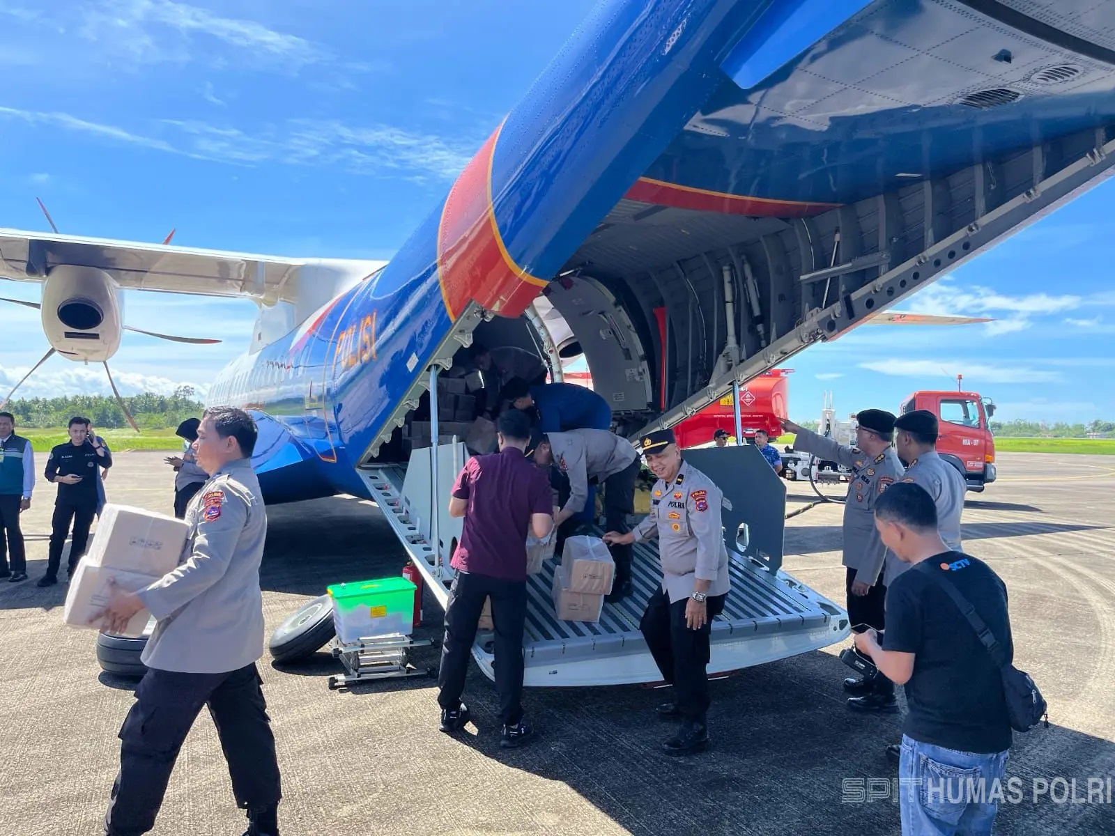 Bantuan Logistik Tiba di Sumbar, Distribusi Difokuskan ke Daerah Paling Terdampak