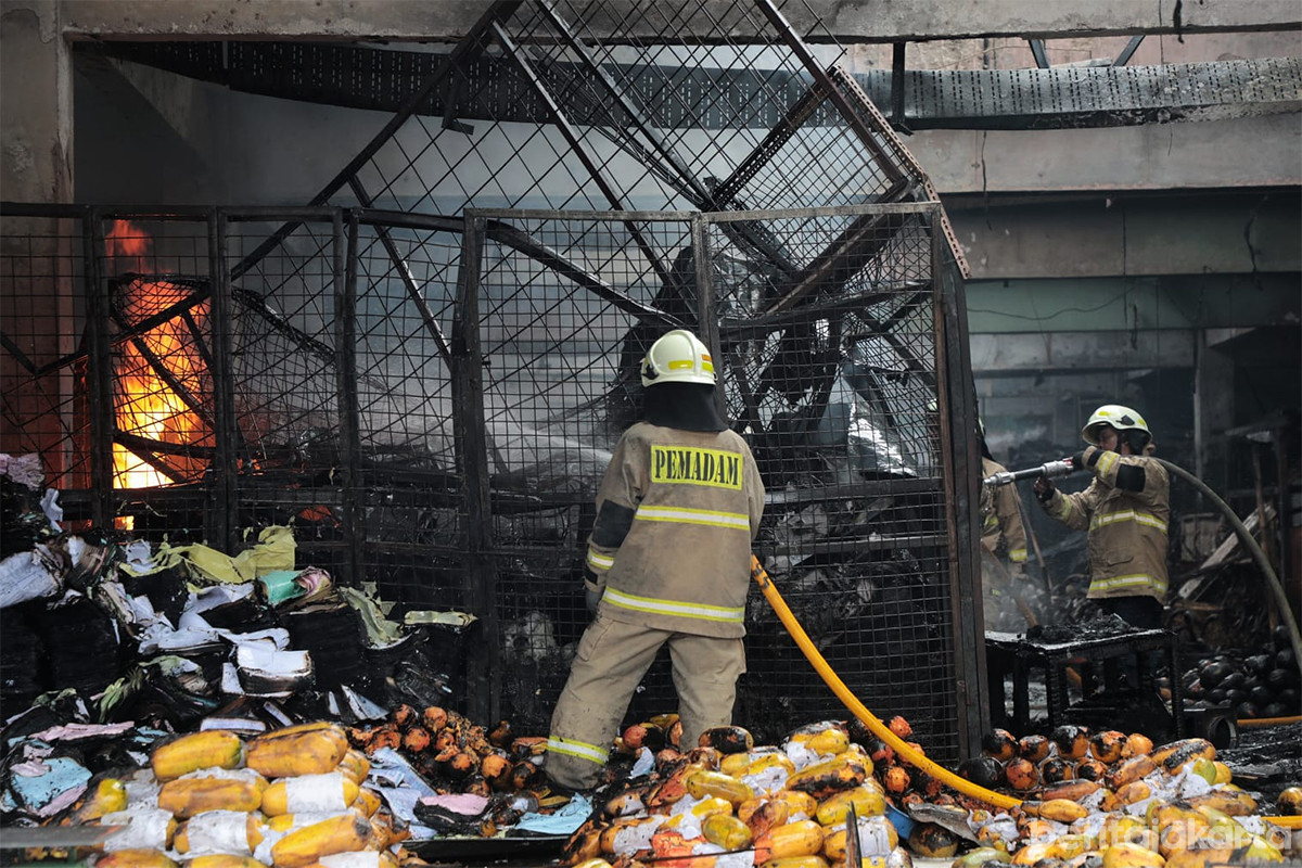 Pemprov DKI Bentuk Tim Investigasi Kebakaran Pasar Induk Kramat Jati
