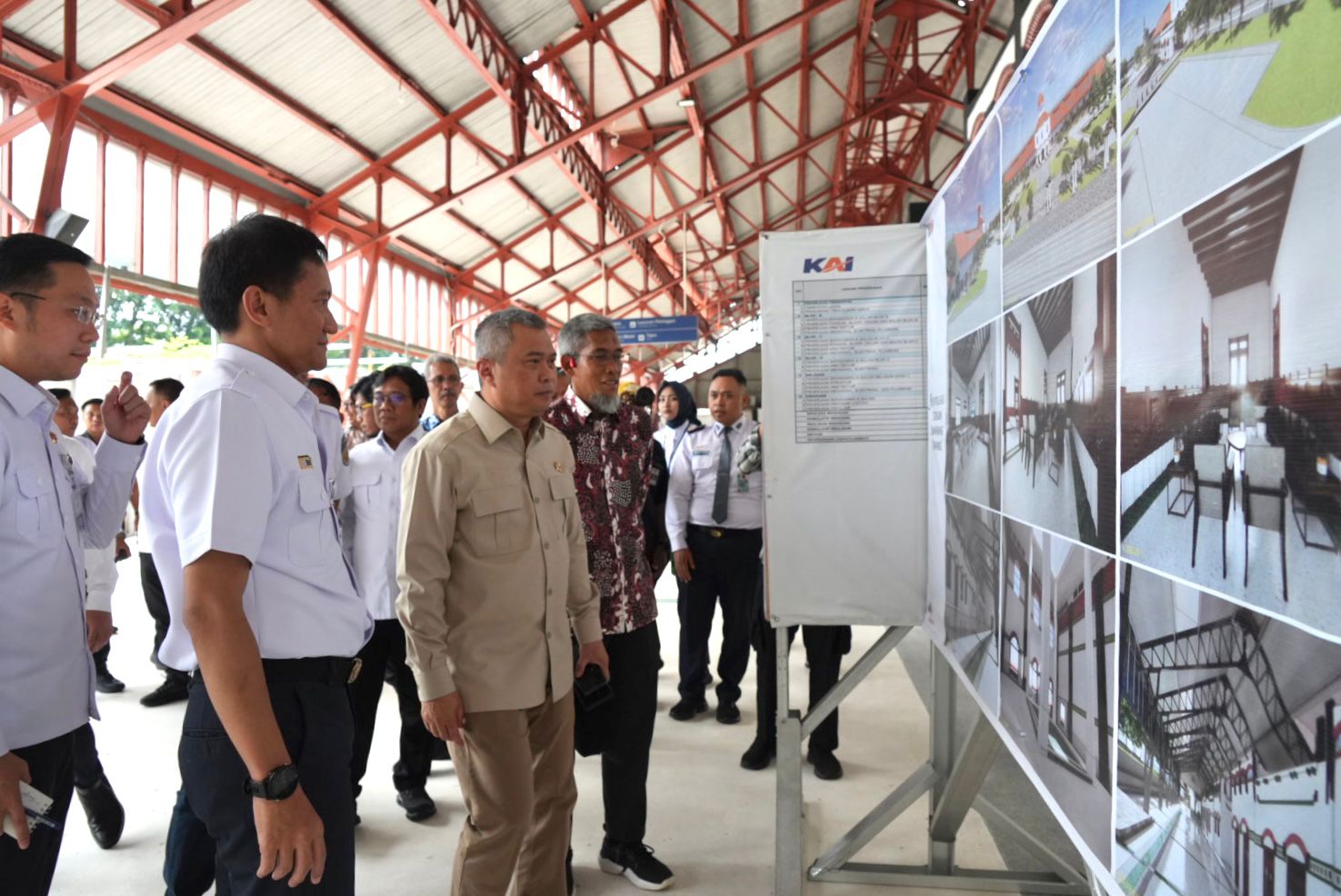 Jelang Nataru, Menhub dan Dirut KAI Cek Kesiapan Jalur Kereta Api di Grobogan