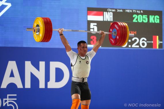 Rizki Juniansyah Raih Emas di SEA Games 2025 dan Pecahkan Rekor Dunia