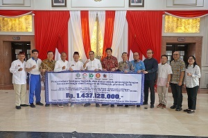 Pemkot Surabaya Himpun Bantuan dari Warga untuk Korban Banjir dan Longsor di Sumatra Capai Rp8,95 Miliar