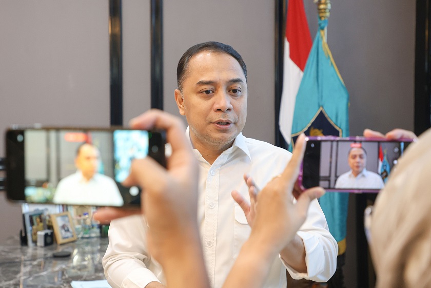 Doa Lintas Agama Warnai Malam Tahun Baru di Balai Kota Surabaya, Wali Kota Eri Ajak Warga Tumbuhkan Empati untuk Korban Bencana