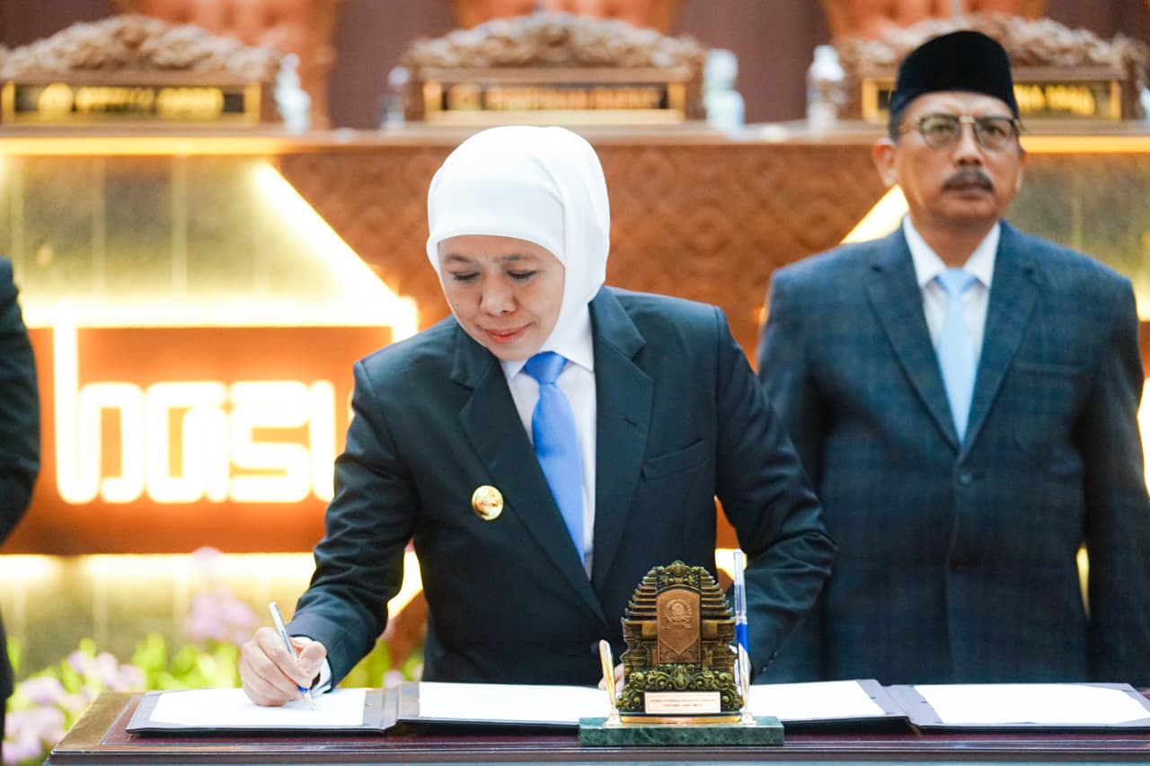 Gubernur Khofifah dan DPRD Jatim Sepakat 6 Perda Strategis, Komitmen Kepastian Hukum dan Penguatan Tata Kelola BUMD